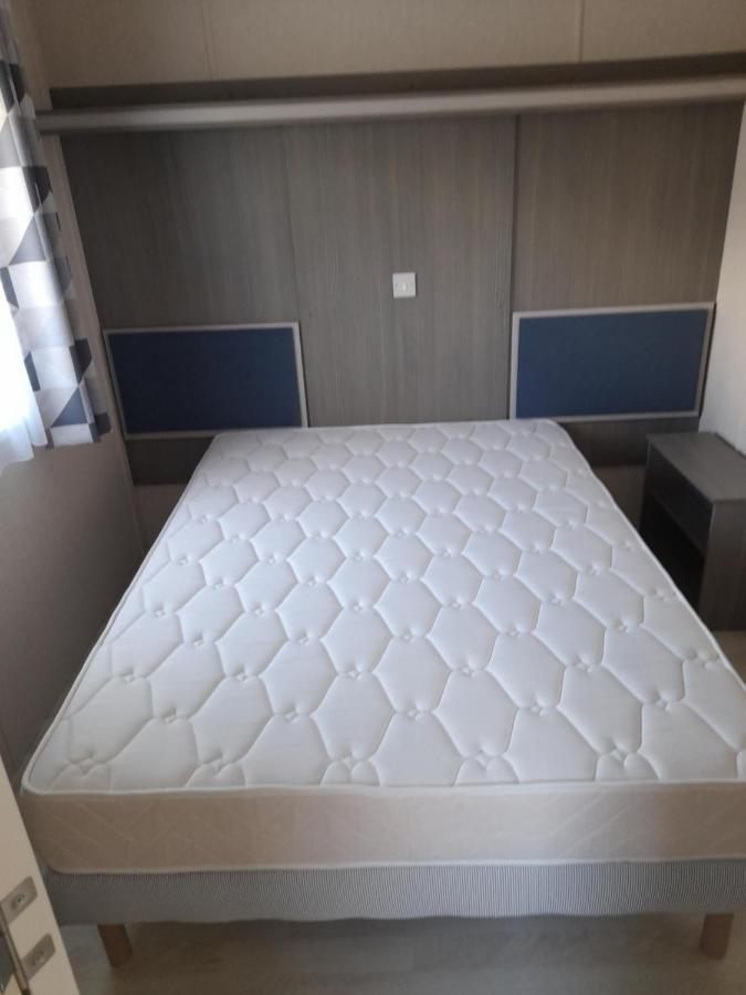 Le Mobile Home Le Victory Situe Au Camping Le Rio Нуаель-сюр-Мер Экстерьер фото