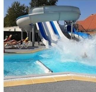 Le Mobile Home Le Victory Situe Au Camping Le Rio Нуаель-сюр-Мер Экстерьер фото